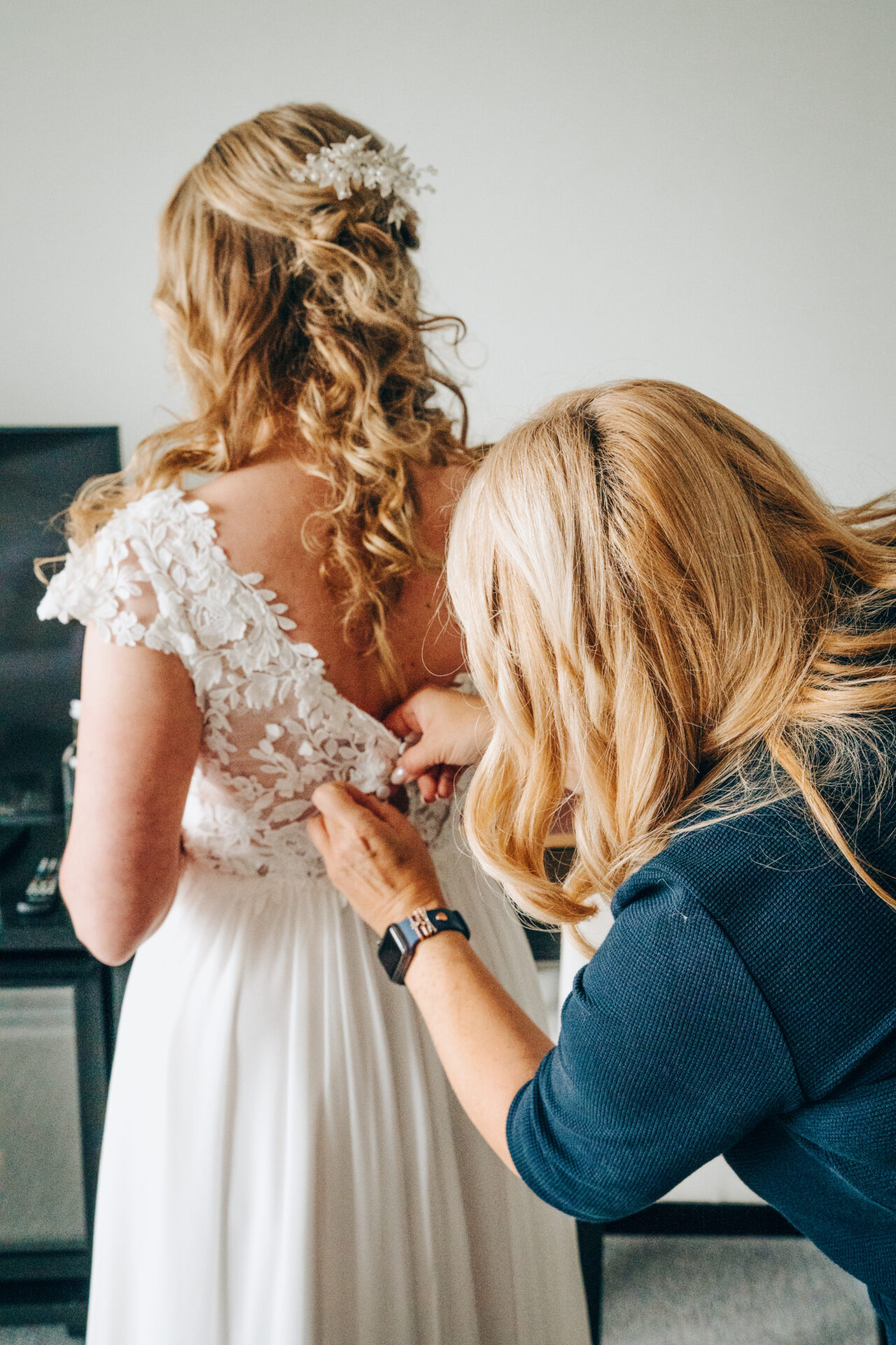 Getting Ready Hochzeitsfotografie Rügen
