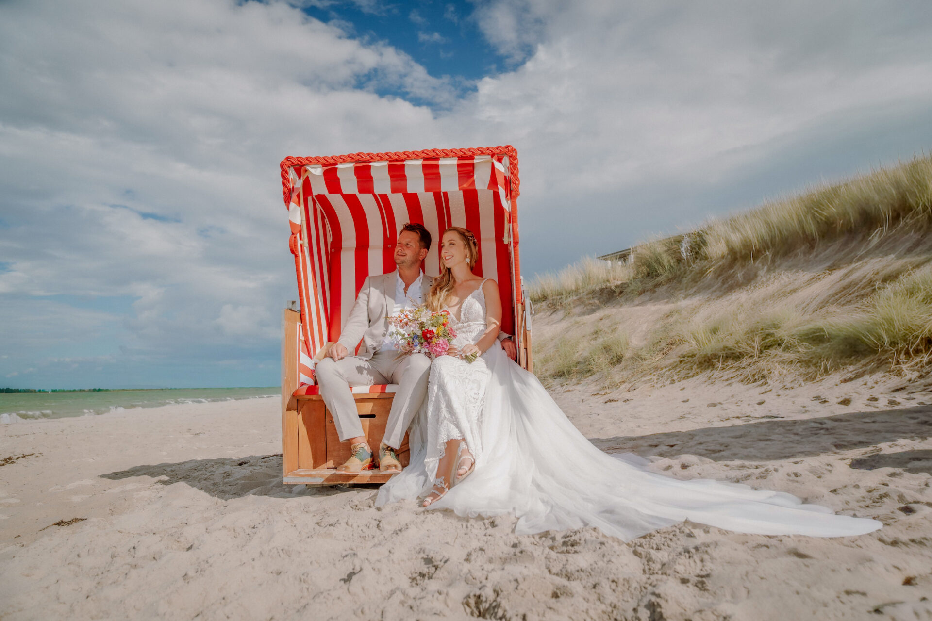Brautpaarshooting im Strandkorb