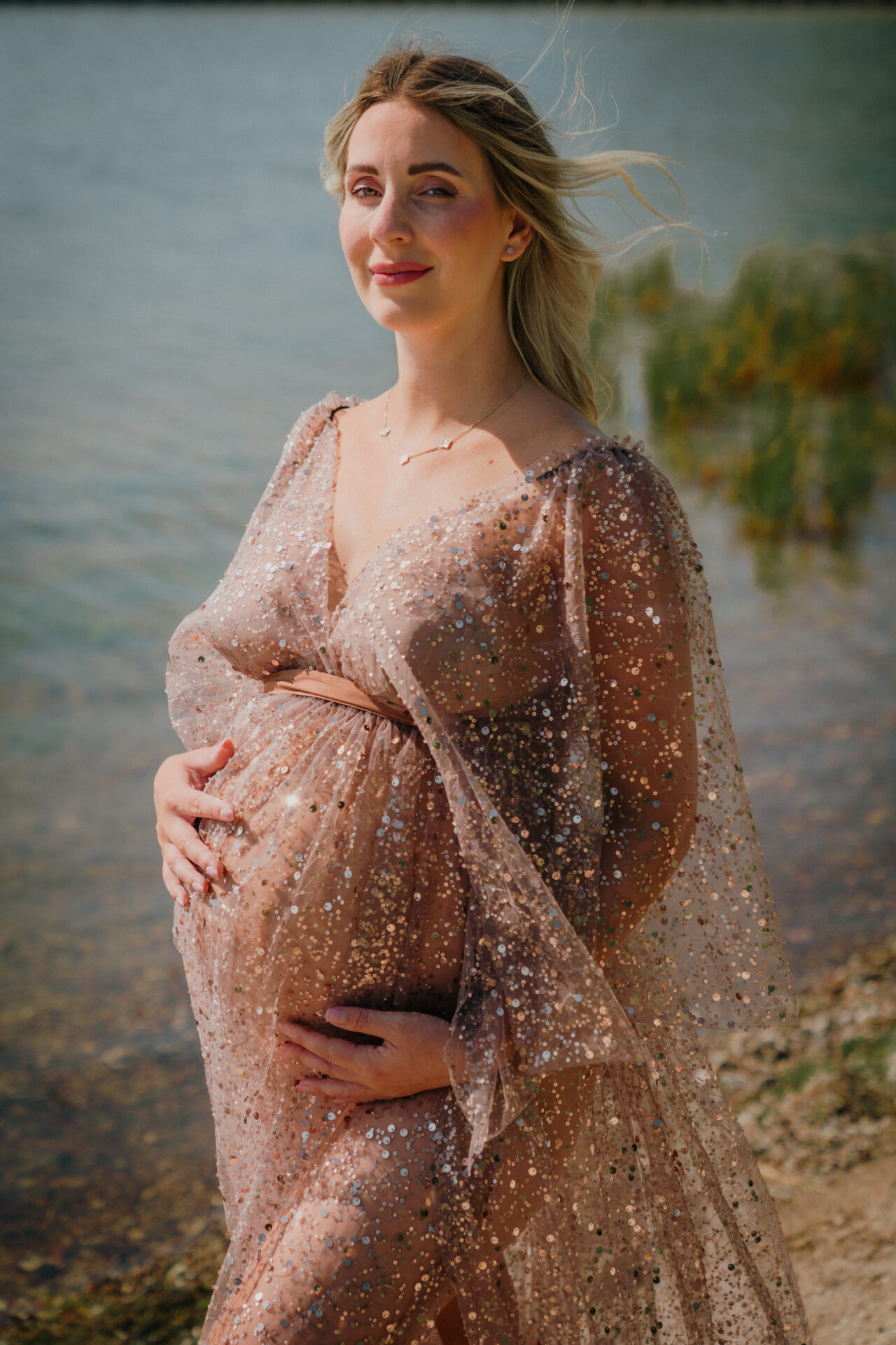 Babybauch-Shooting am Meer
